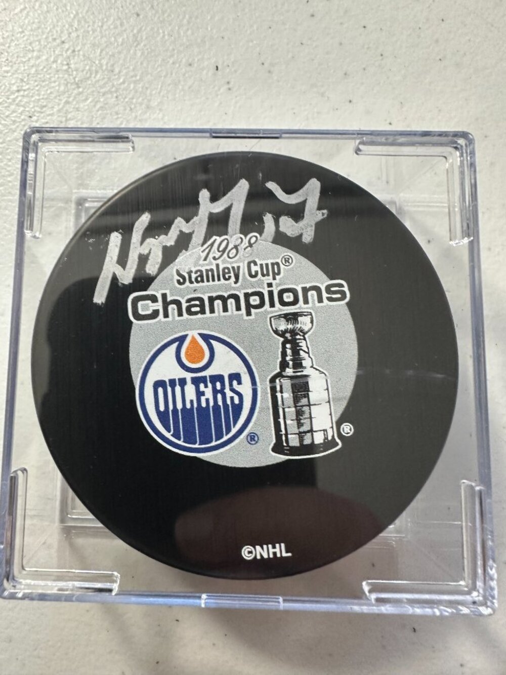 Wayne Gretzky signed Edmonton Oilers autographed NHL hockey puck w case wCOA 856